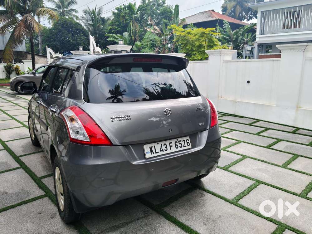 Maruti Suzuki Swift Vxi Abs Bsiv, 2014, Petrol
