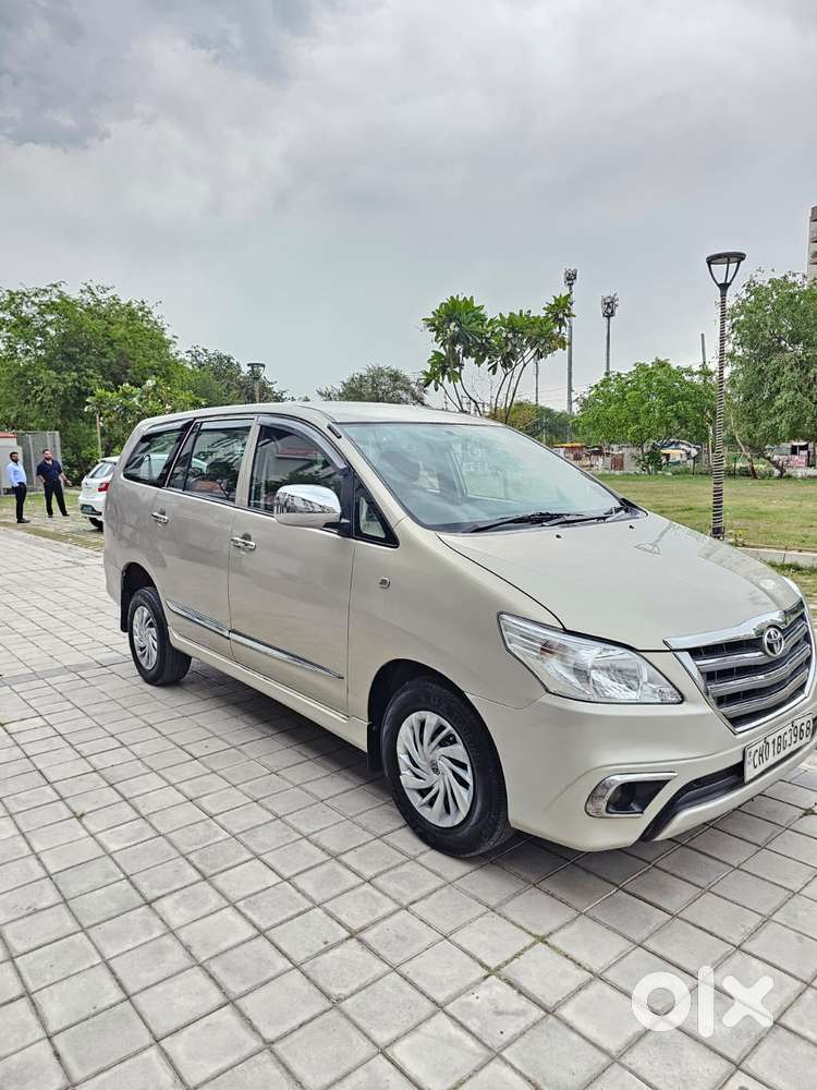 Toyota Innova 2.5 Gx (diesel) 8 Seater Bs Iv, 2016, Diesel