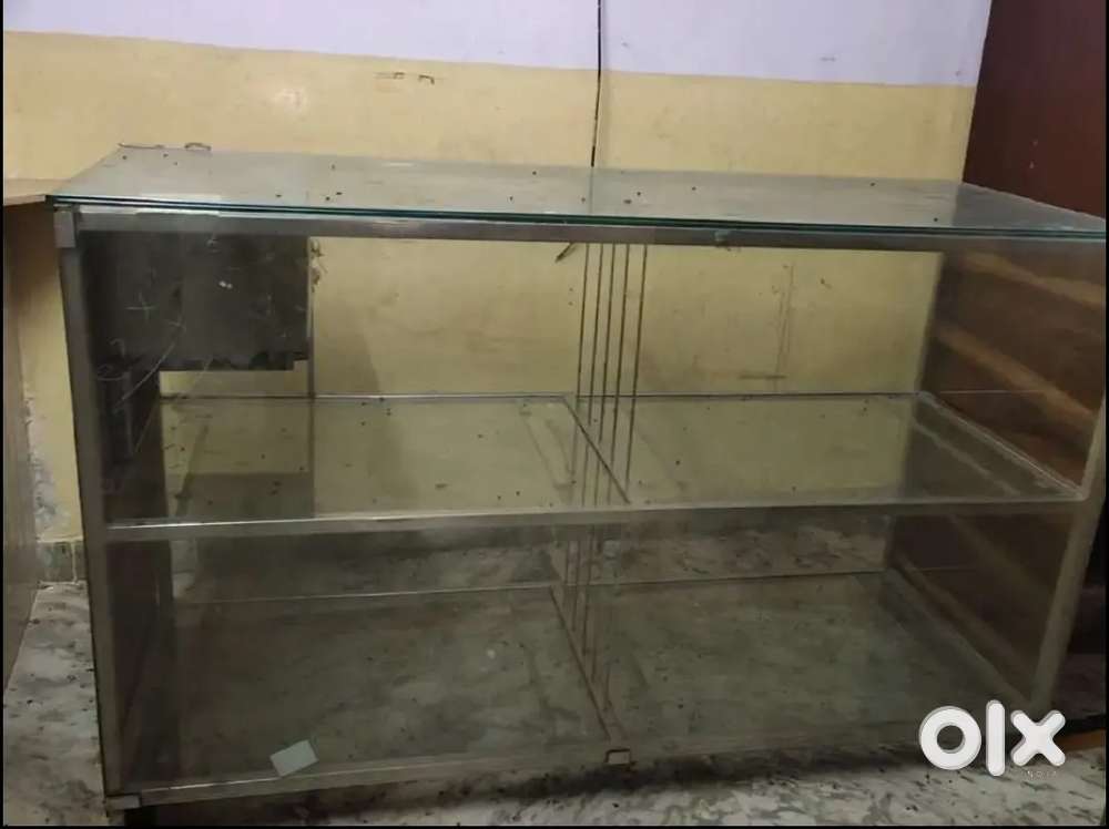 Glass counter