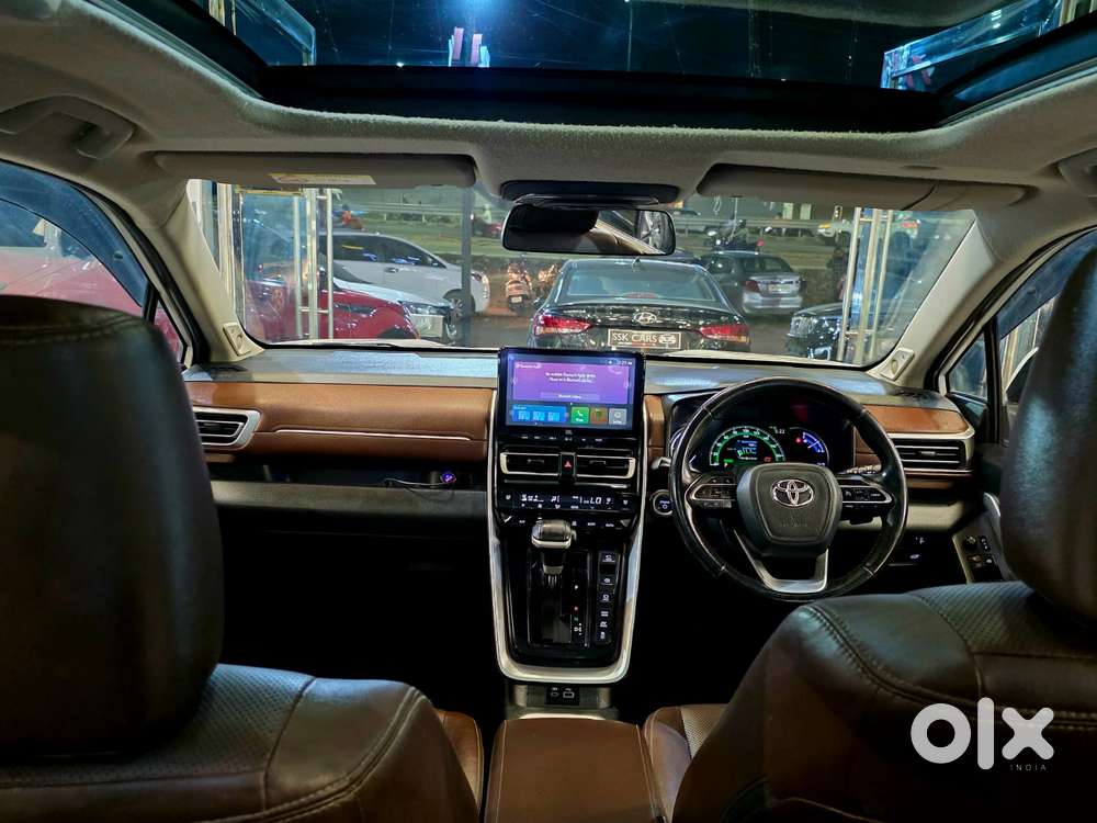Toyota Innova Hycross 2.0 Zx Hybrid 7 Str, 2023, Cng & Hybrids