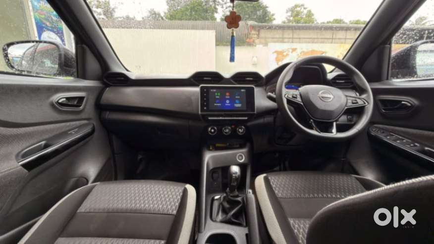 Nissan Magnite Kuro Edition Petrol Amt, 2024, Petrol