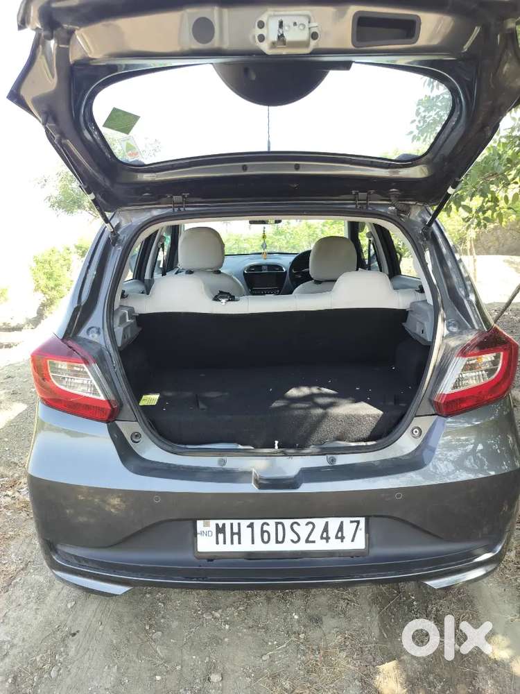 Tata Tiago 2025 Icng & Hybrids 11710 Km Driven