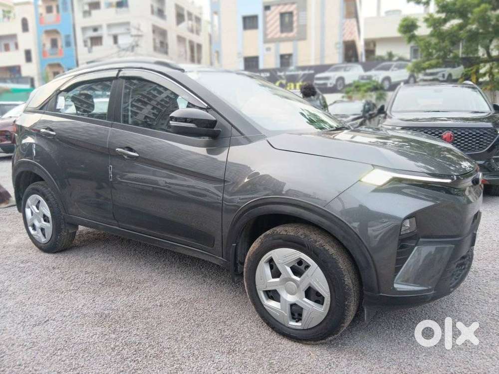 Tata Nexon 1.5 Revotorq Xm Plus (s), 2025, Petrol