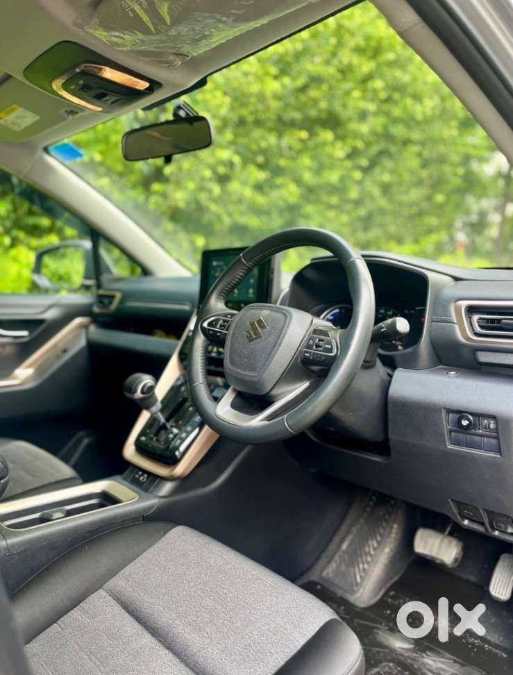 Maruti Suzuki Invicto Zeta Plus 7str, 2023, Petrol