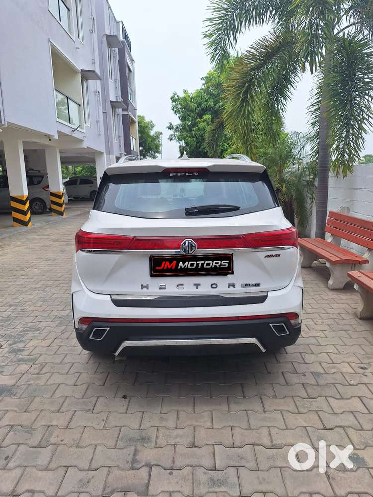 Mg Hector Plus Savvy Pro 1.5 Turbo Petrol Cvt 6 Str Dual Tone, 2024,..