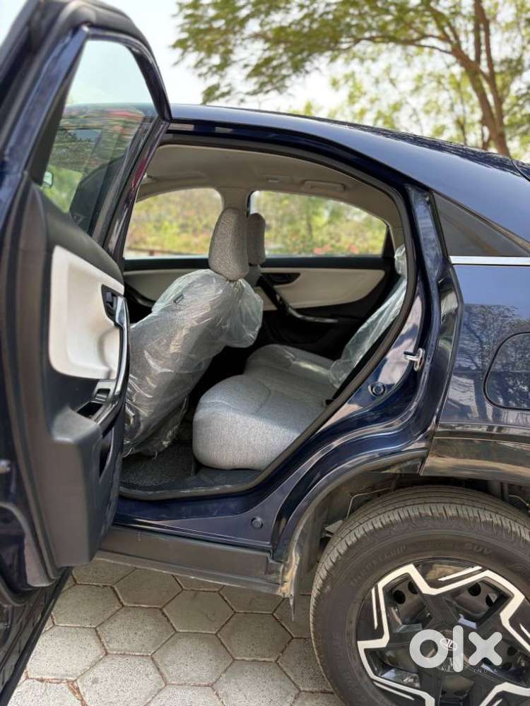 Tata Curvv Pure Plus S 1.2 Revotron Petrol 6mt, 2025, Petrol