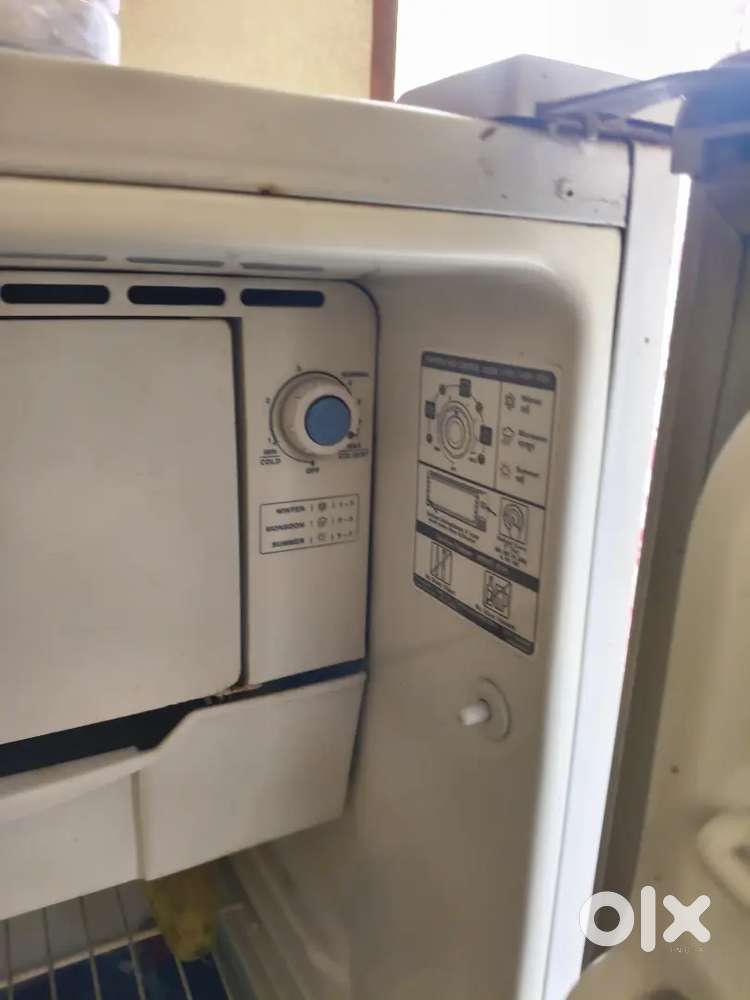 LG 180 L chalu condition me hai