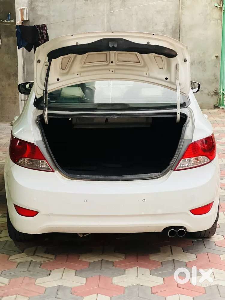  Verna Car  
 2012 Model
   Top Model
    Crdi 1.