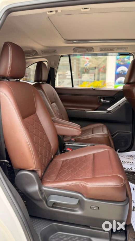 Toyota Innova Hycross 2.0 Zx (o) Hybrid 7 Str, 2023, Petrol