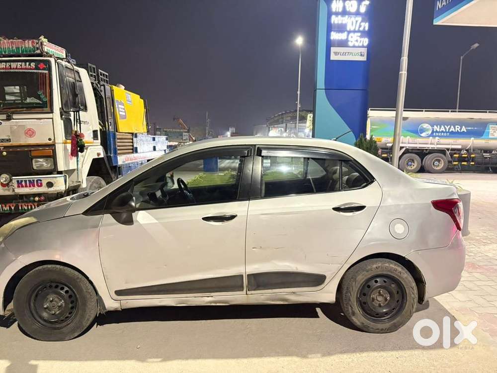 Hyundai Xcent 2016 Diesel 300000 Km Driven