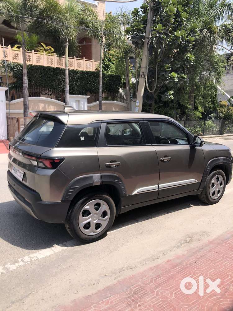 Maruti Suzuki Brezza 1.5 Lxi Smart Hybrid, 2025, Petrol
