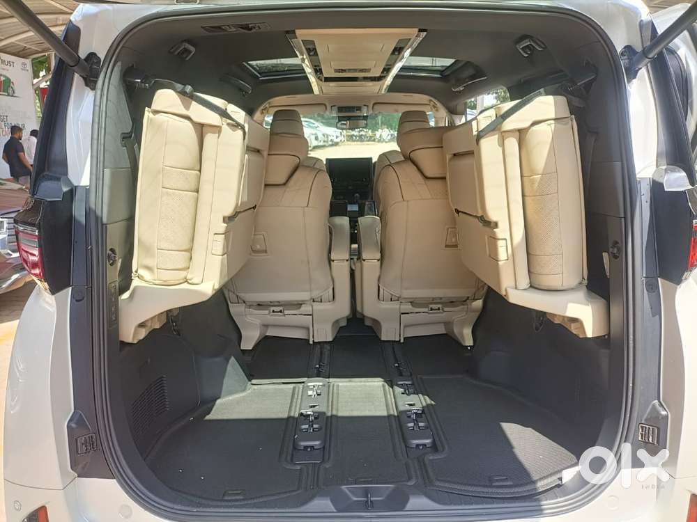 Toyota Vellfire Vip – Executive Lounge, 2024, Petrol