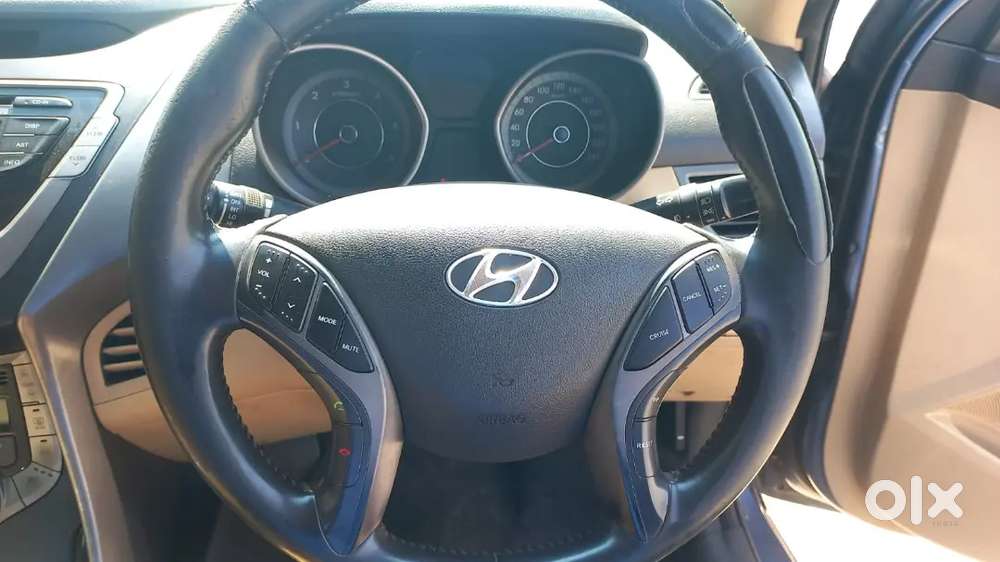 Hyundai New Elantra Mt 2013 Milage 20+