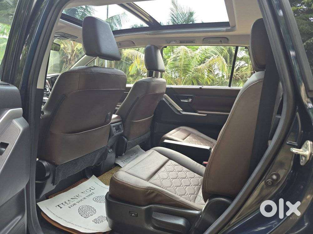 Toyota Innova Hycross 2.0 Zx (o) Hybrid 7 Str, 2025, Petrol