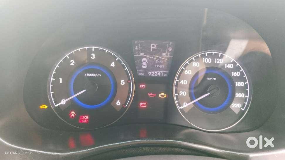 Hyundai Verna [ ] Fluidic 4s 1.6 Crdi Sx (o) At, 2015