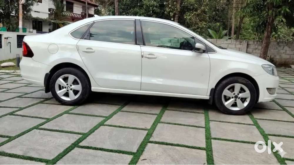 2016 Automatic Skoda Rapid 2016