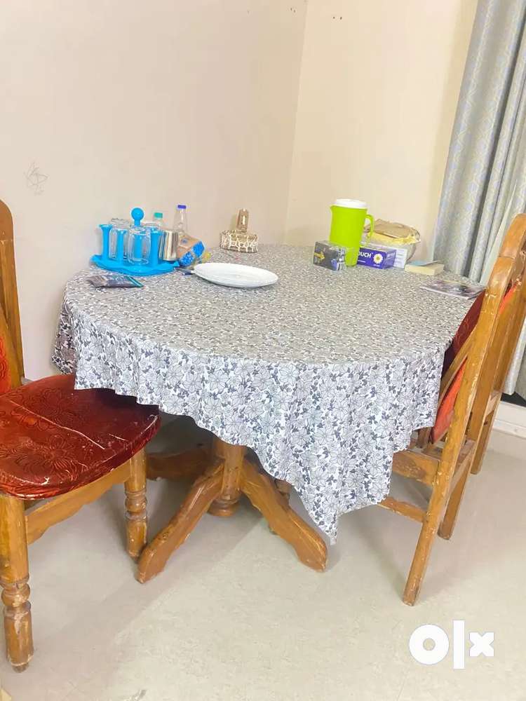 Plastic table and chairs olx hotsell