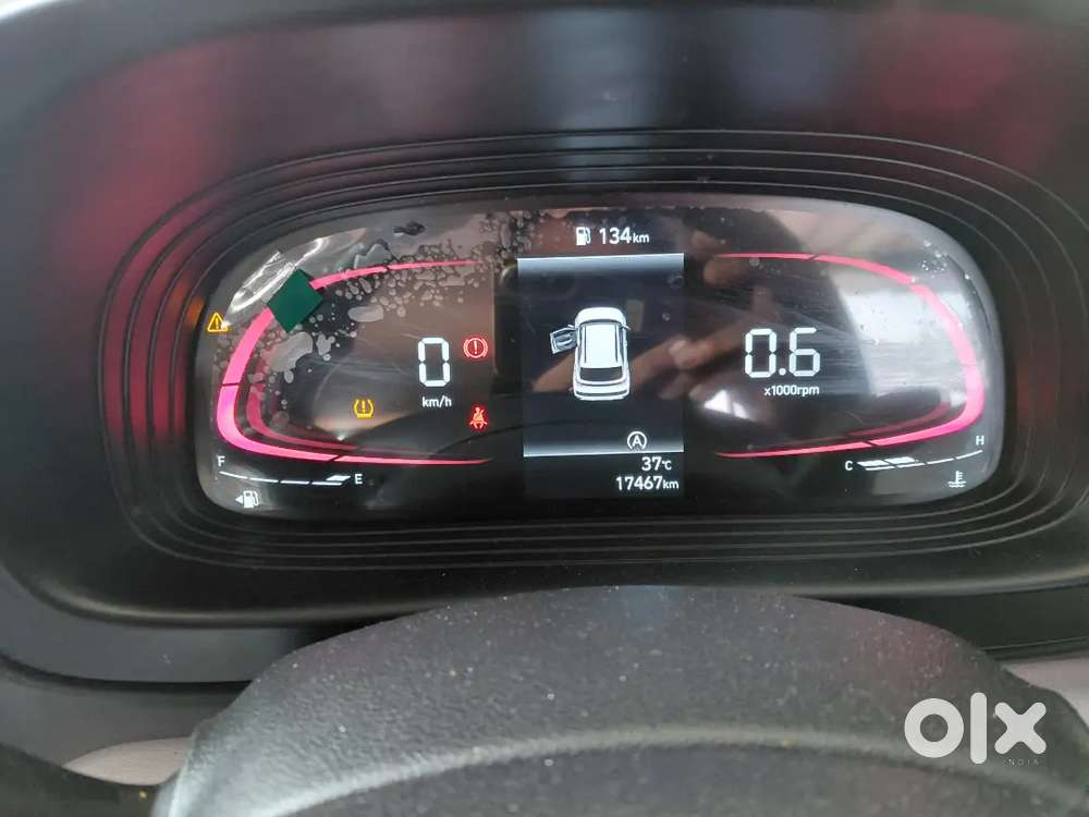 Hyundai Venue 2024 Petrol Well Maintained