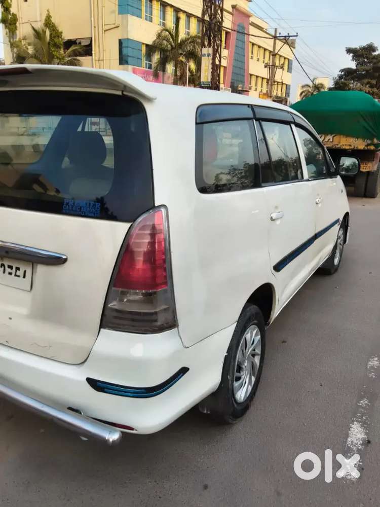 Toyota Innova 2007 Diesel 300000 Km Driven