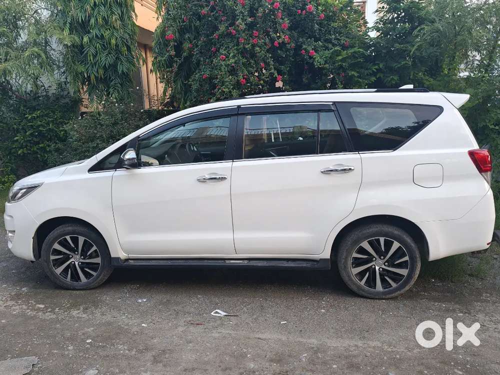 Toyota Innova Crysta 2023 Diesel Manual