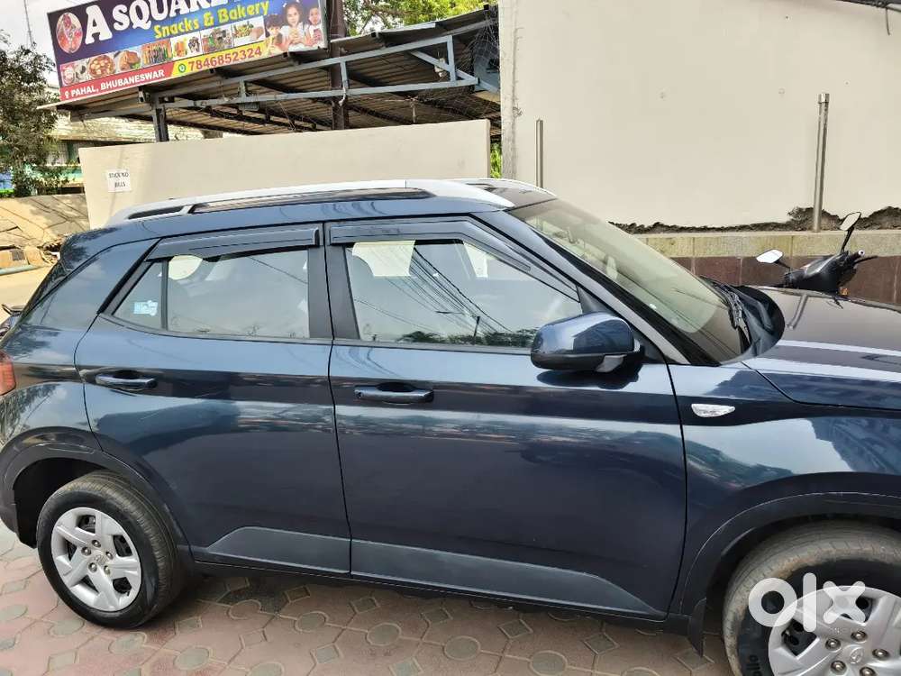 Hyundai Venue 2020 Petrol Well Maintained