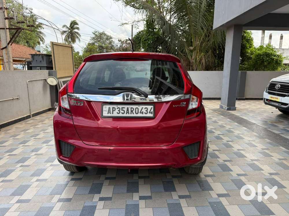 2018 Honda Jazz V Red - Only ₹4,75,000! 69k Km, Very Good Condition
