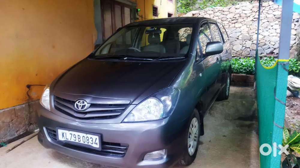 Toyota Innova 2011