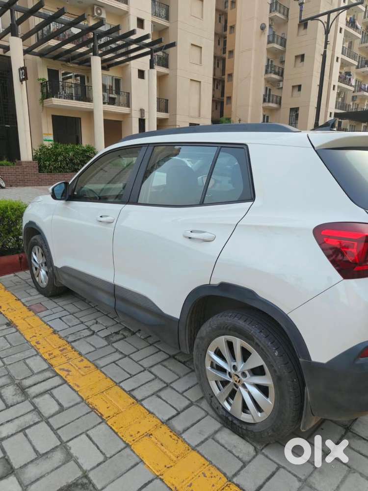 Skoda Kylaq Signature At Petrol