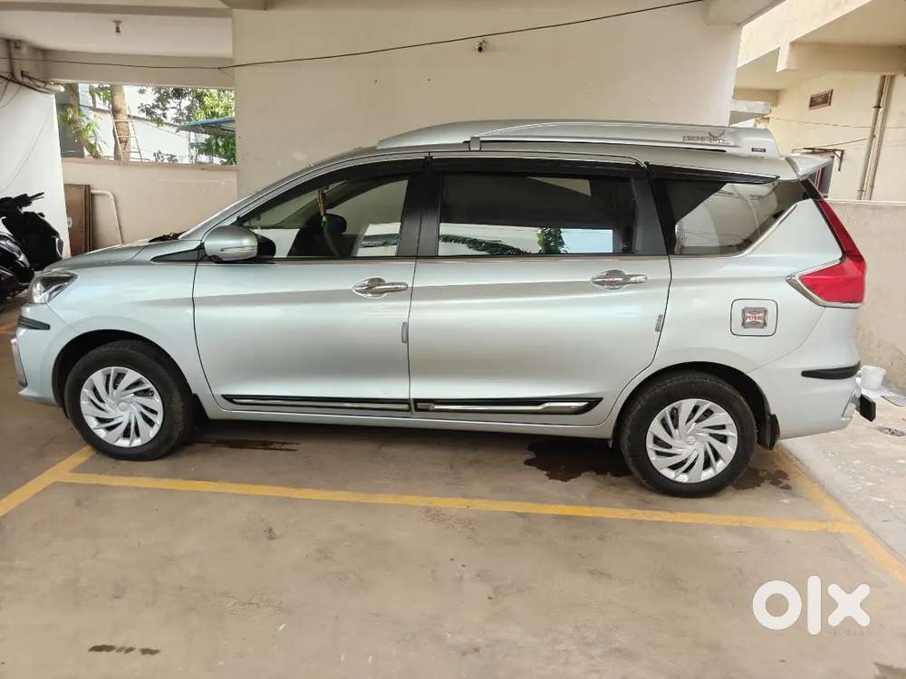 Ertiga 1.5 Engine, Petrol, Splender Silver Colour