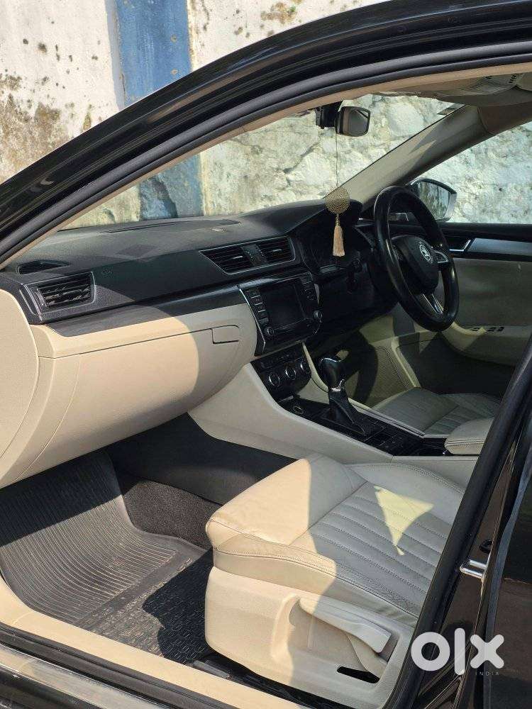 Skoda Superb Style 1.8 Tsi At, 2016, Petrol