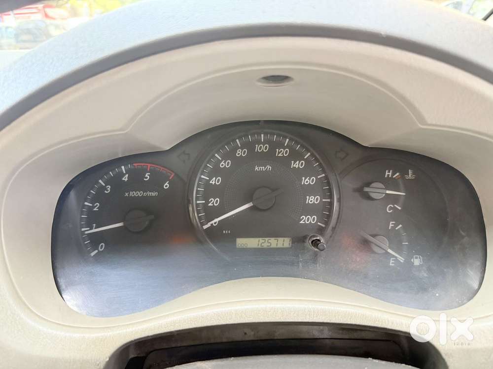 Toyota Innova 2.5 Gx (diesel) 8 Seater Bs Iv, 2013, Diesel