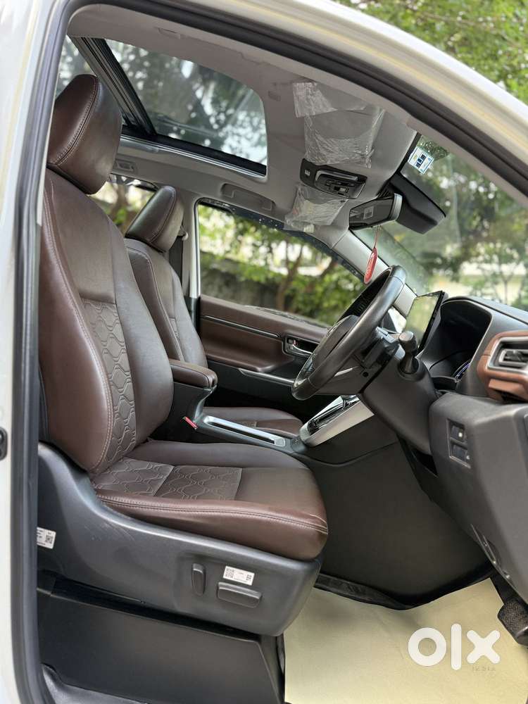 Toyota Innova Hycross 2.0 Zx Hybrid 7 Str, 2023, Petrol