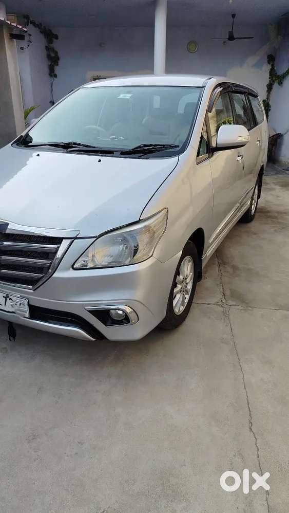 Toyota Innova 2014