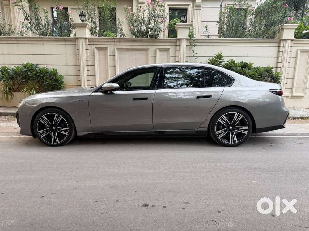 Bmw I7 Xdrive60, 2023, Electric