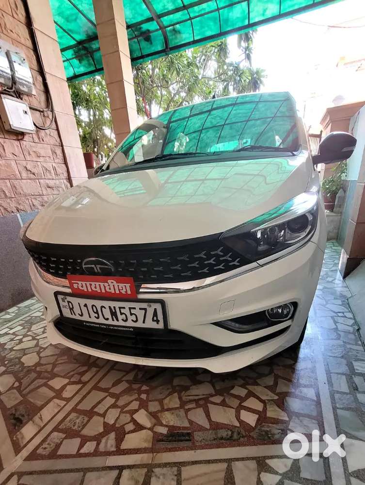 Tata Tiago [automatic] Cng + Petrol