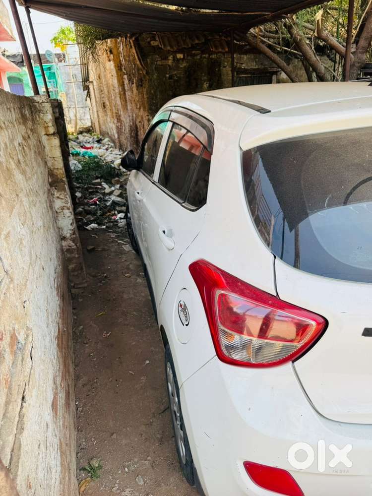 Hyundai Grand I10 2015 Petrol Well Maintained