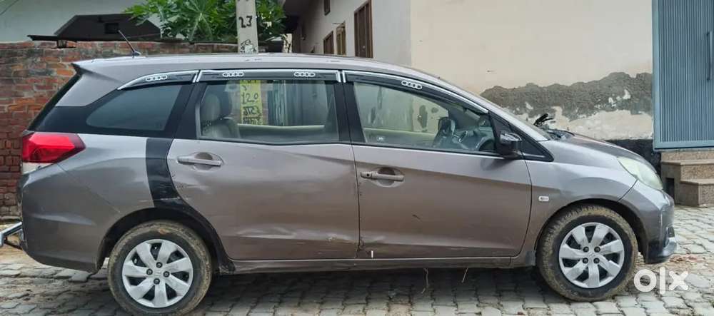 Honda Mobilio Petrol 2015 Variant