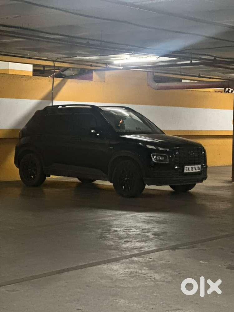 Hyundai Venue 2023 Petrol Car