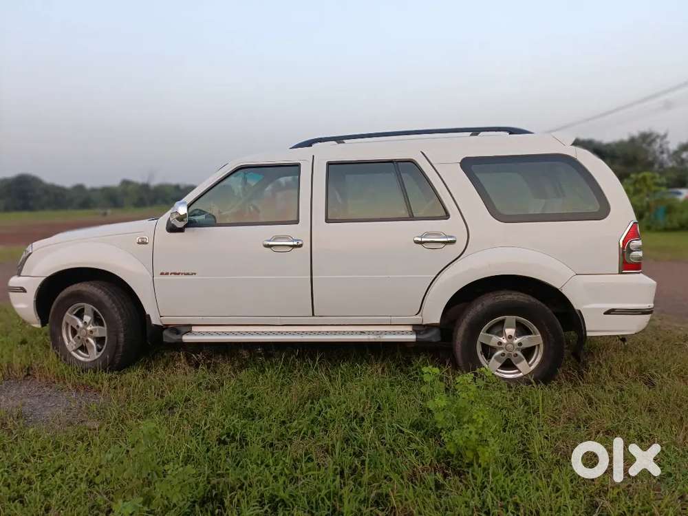 Force One Sx Top Model | 2013 | 7-seater | Diesel | White | ₹4,49,999