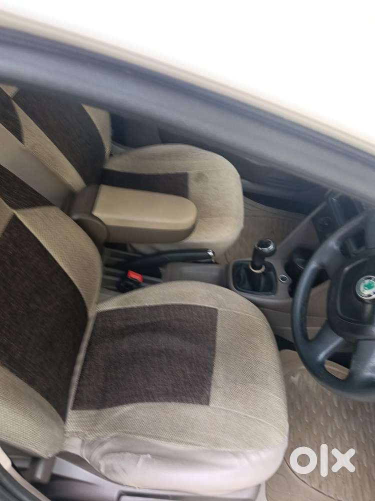 Skoda Rapid 1.6 Mpi Ambition, 2012, Petrol