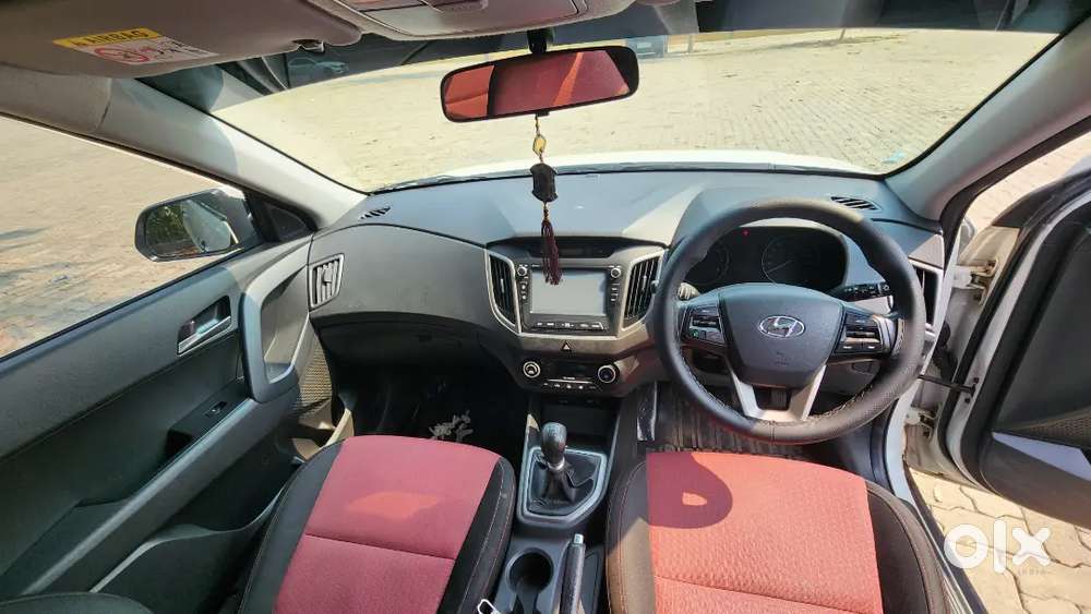 Hyundai Creta Petrol Dual Tone, With Loaded Genuine Accessories,