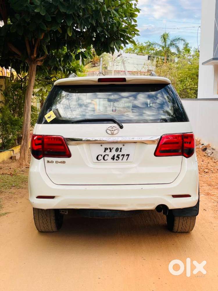 Toyota Fortuner 4x2 Manual, 2014, Diesel