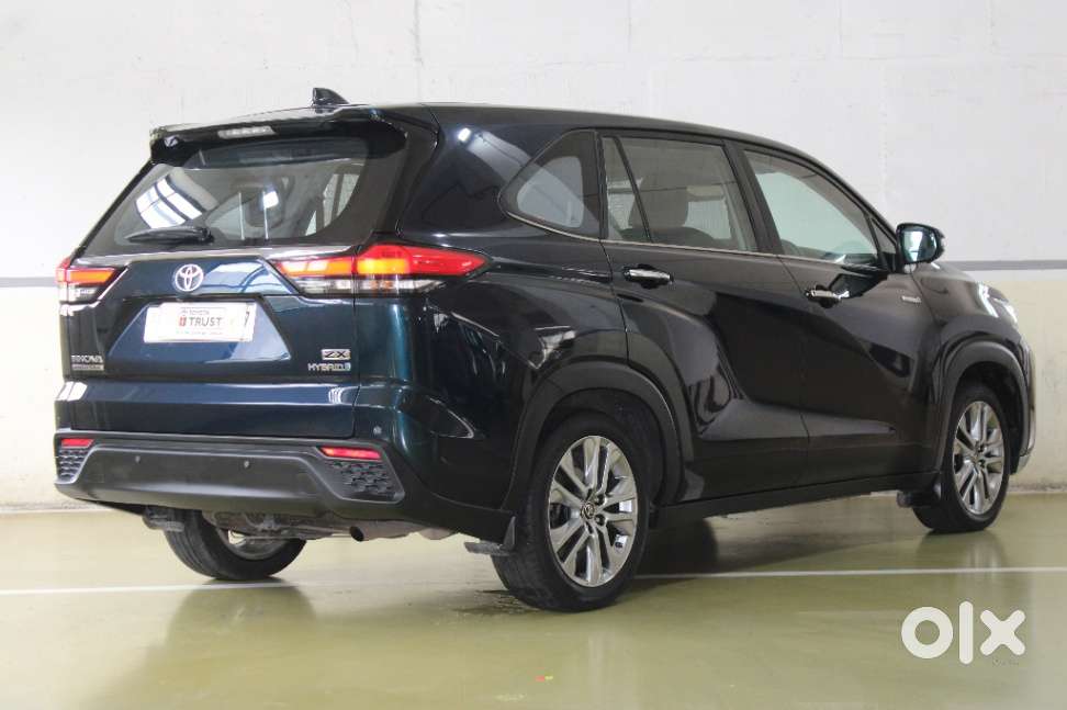 Toyota Innova Hycross 2.0 Zx (o) Hybrid 7 Str, 2023, Petrol