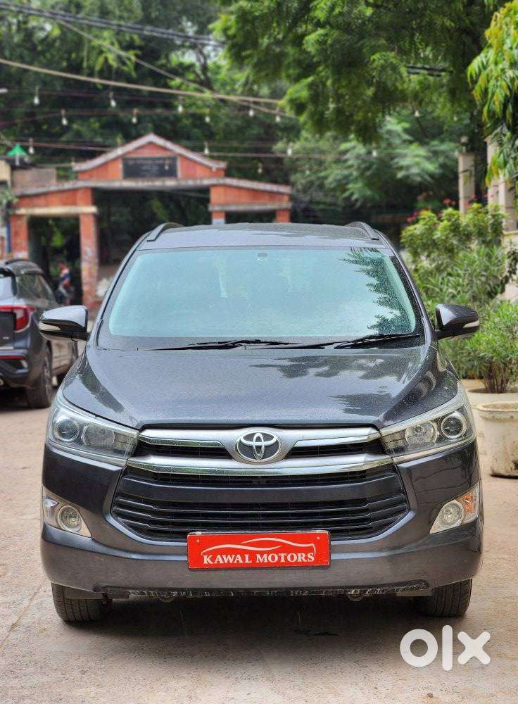 Toyota Innova Crysta 2.4 V 8 Str, 2016, Diesel