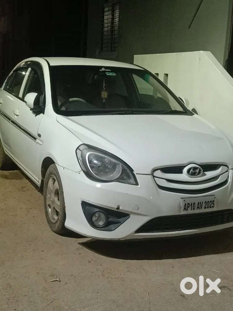 Hyundai Verna 1.5 Mpi 2010