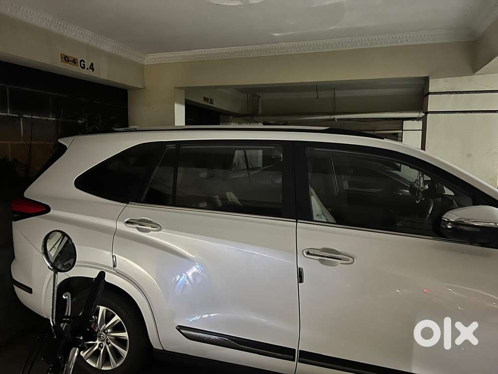 Toyota Innova Hycross 2023