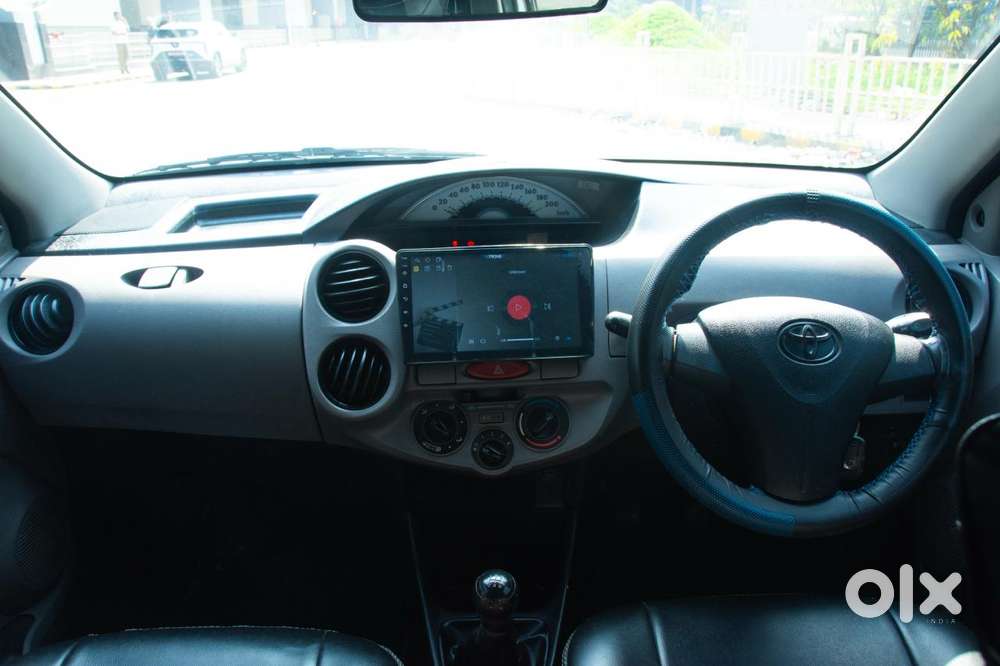 Toyota Etios Liva 2011-2012 G, 2011, Petrol