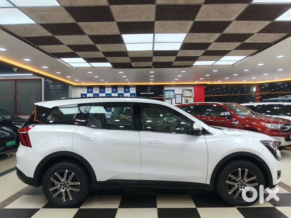 Mahindra Xuv700 2.0 Ax 7 Petrol At Str, 2022, Petrol