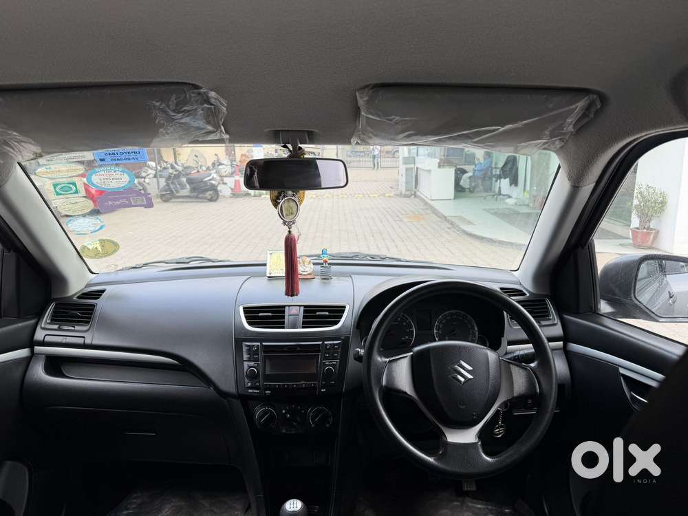 Maruti Suzuki Swift Vxi Optional, 2015, Petrol