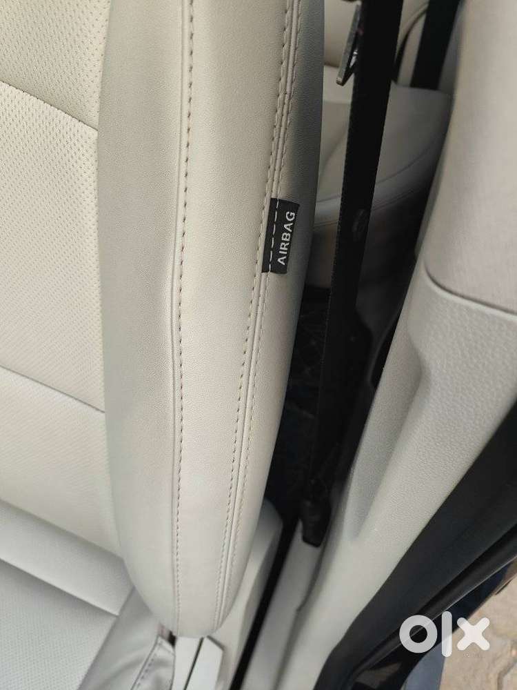Mahindra Xuv300 W8 Option Dual Tone Diesel, 2021, Diesel